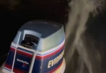 Відео, де загадкове морське чудовисько з палаючими очима переслідує катер рибалки, налякало мережу