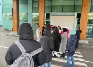 Последствия атаки в Одессе: огромные очереди и скачок курса валют