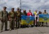 Провели 15 месяцев в плену: в Одесскую область вернулись пограничники, защищавшие остров Змеиный (видео)