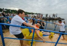 Мер Одеси Труханов перешкоджає підготовці до сезону першого інклюзивного пляжу: меценат звернувся за захистом до керівництва держави