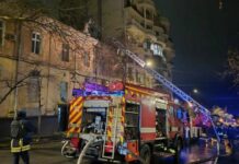 Вночі ворог вдарив із артилерії по житлових районах Херсона та Нікополя: що відомо (фото)