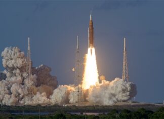 Ракета НАСА Artemis II стартовала к Луне